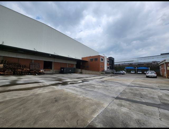 8,470M² WAREHOUSE TO LET IN LINBRO PARK